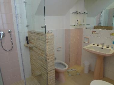 Ensuite shower, wc, whb and bidet. 