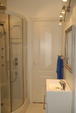 Bathroom second floor