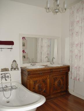 Bathroom first floor