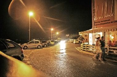 Avenue Tudesque along the waterside and you can choose between more that a dozen restaurangs