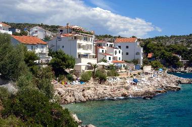 Holiday House in Primoten (Sibensko-Kninska) or holiday homes and vacation rentals