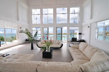 main living room 28 feet high