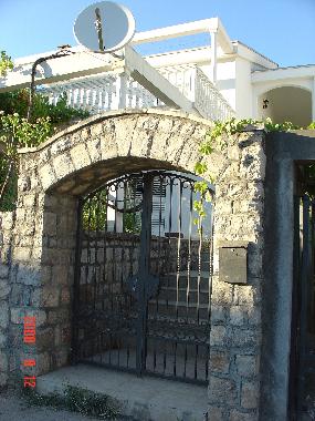Bed and Breakfast in Budva (Montenegro) or holiday homes and vacation rentals