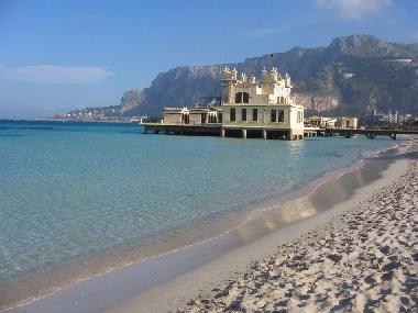 Holiday Apartment in Palermo (Palermo) or holiday homes and vacation rentals