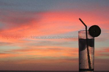 Evening G&T at Elcibar, Vila Cabral 2