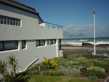 Blue Robin Holiday House