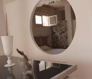 Living room round opening