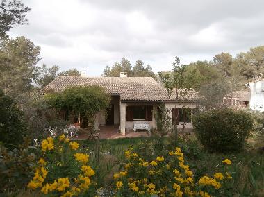 Holiday House in SAINT ETIENNE DU GRES (Bouches-du-Rh�ne) or holiday homes and vacation rentals