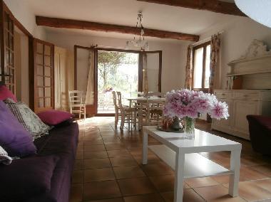 Holiday House in SAINT ETIENNE DU GRES (Bouches-du-Rh�ne) or holiday homes and vacation rentals