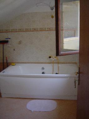 Yacutzi bath in apartment 2