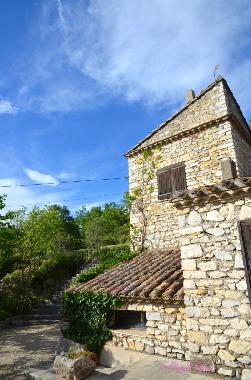 Holiday House in Dions (Gard) or holiday homes and vacation rentals