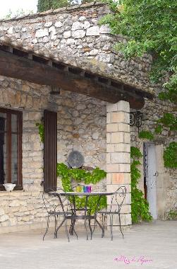 Holiday House in Dions (Gard) or holiday homes and vacation rentals