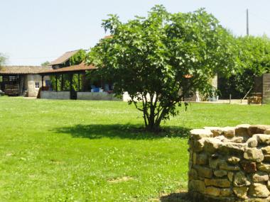 Holiday House in Trois-Vvres (Nivre) or holiday homes and vacation rentals
