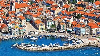 Holiday House in Vodice (Sibensko-Kninska) or holiday homes and vacation rentals