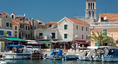 Holiday House in Vodice (Sibensko-Kninska) or holiday homes and vacation rentals