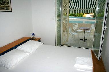 bedroom with double bed