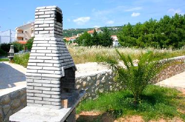 barbecue in the garden free to use for all guests of the house