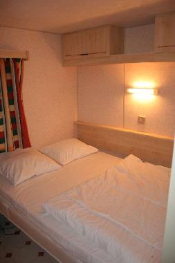 Caravan in Rauzan (Dordogne) or holiday homes and vacation rentals