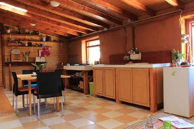 free access to kitchen in straw bale house