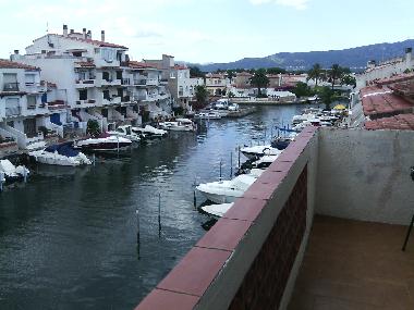 Holiday Apartment in EMPURIAVRAVA ROSES (Girona) or holiday homes and vacation rentals