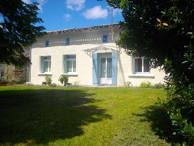 Holiday House in Chepniers (Charente-Maritime) or holiday homes and vacation rentals