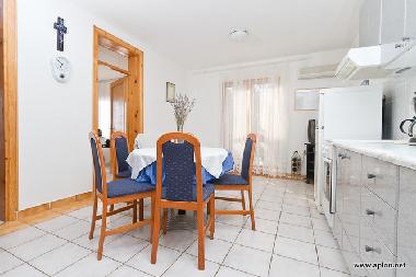 Apartment 2, kitchen 
