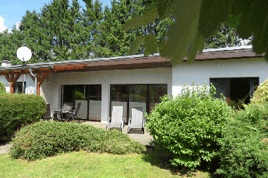 Holiday House in Serrahn (Mecklenburgische Seenplatte) or holiday homes and vacation rentals
