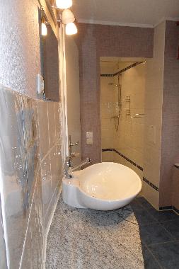 Holiday House in Serrahn (Mecklenburgische Seenplatte) or holiday homes and vacation rentals