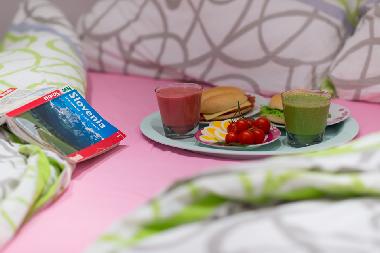 Breakfast in bed? Why not? :-)