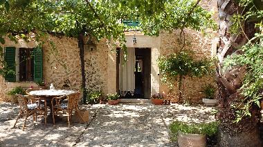 Holiday House in Llub� (Mallorca) or holiday homes and vacation rentals