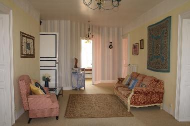 second sitting area on the top floor