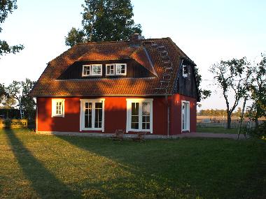 Holiday House in Kinnbackenhagen (Fischland-Dar�-Zingst) or holiday homes and vacation rentals