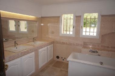 Villa in Flayosc (Var) or holiday homes and vacation rentals