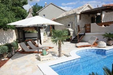 Holiday House in Brela Donja (Splitsko-Dalmatinska) or holiday homes and vacation rentals