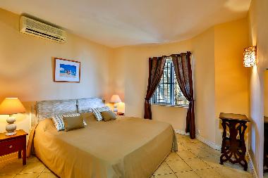 Holiday House in Pointe aux Canonniers (Grand Baie) or holiday homes and vacation rentals