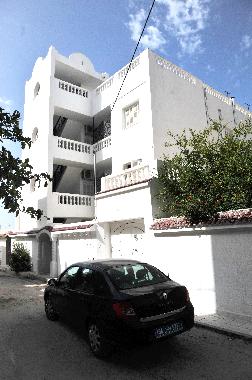 lateral view and parking space