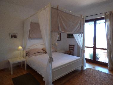 A romantic canopy bed!