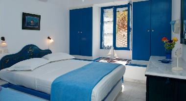 Hotel in Antiparos (Kyklades) or holiday homes and vacation rentals