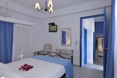 Hotel in Antiparos (Kyklades) or holiday homes and vacation rentals