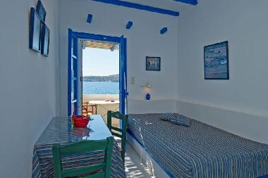 Hotel in Antiparos (Kyklades) or holiday homes and vacation rentals