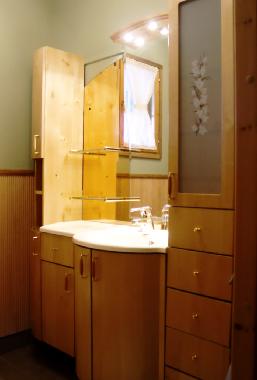 Luxurious toilet