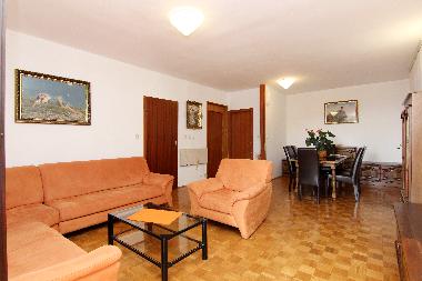 Holiday House in Zadar (Zadarska) or holiday homes and vacation rentals