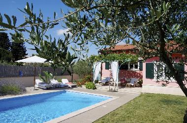 Saltwater pool 32 m2