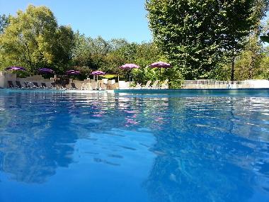 Caravan in Rauzan (Dordogne) or holiday homes and vacation rentals