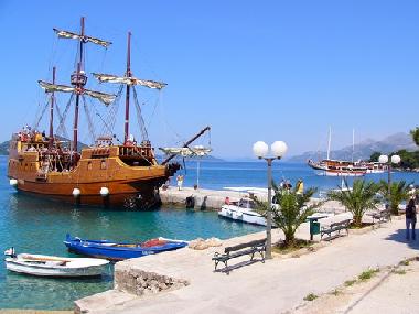 Holiday House in Trsteno (Dubrovacko-Neretvanska) or holiday homes and vacation rentals