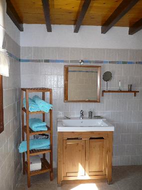 Bathroom - Skopelos Country Villa - Sendoukia