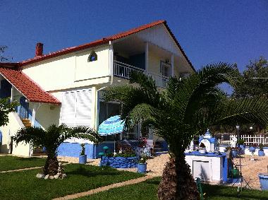 Holiday Apartment in Paralia Vrasnon (Thessaloniki) or holiday homes and vacation rentals