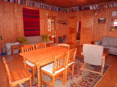 Main room with kirchen falcilities