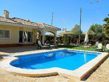Holiday House in Bonalba - Muchamiel - Alicante (Alicante / Alacant) or holiday homes and vacation rentals