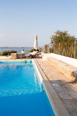 Villa in Artemida (Attiki) or holiday homes and vacation rentals